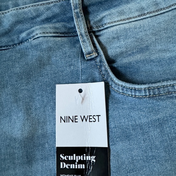 NINE WEST women sculpting Denim jeans 26W - Picture 2 of 7